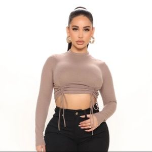 ⬇️🆕NWT FashionNova Taupe Longsleeve Ribbed Top 🌻